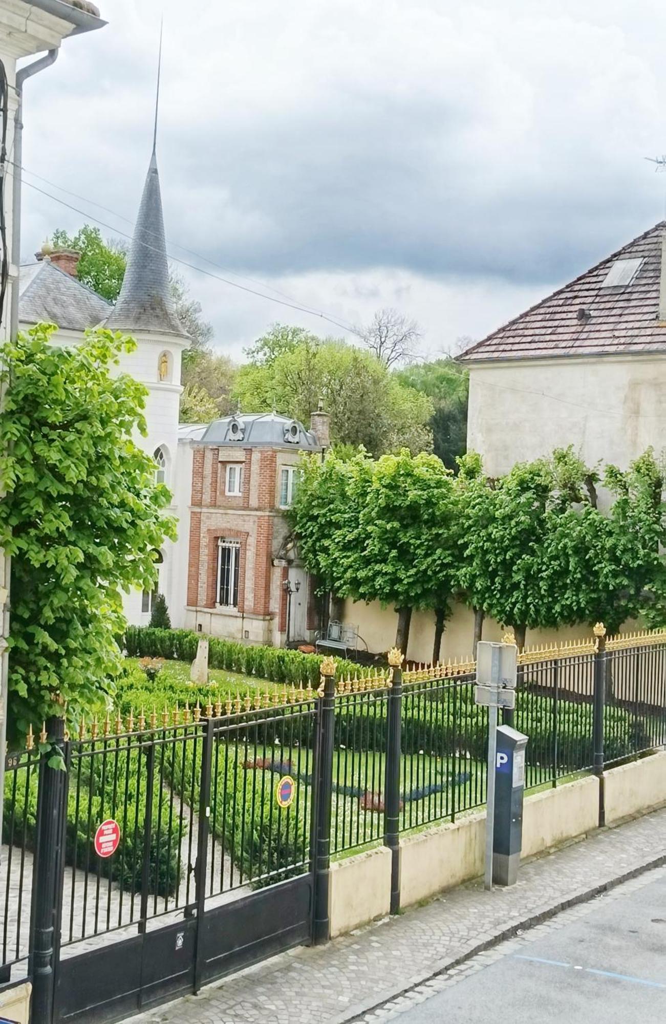 Rooms Home Csm Suites Privees Entre Paris Et Reims Charly-sur-Marne Eksteriør billede